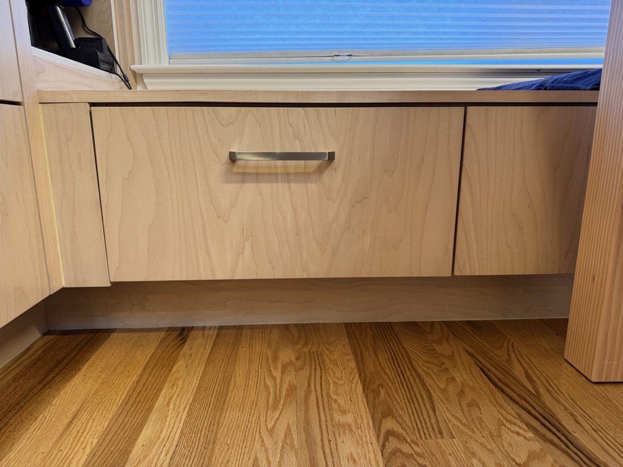 Cabinet 13