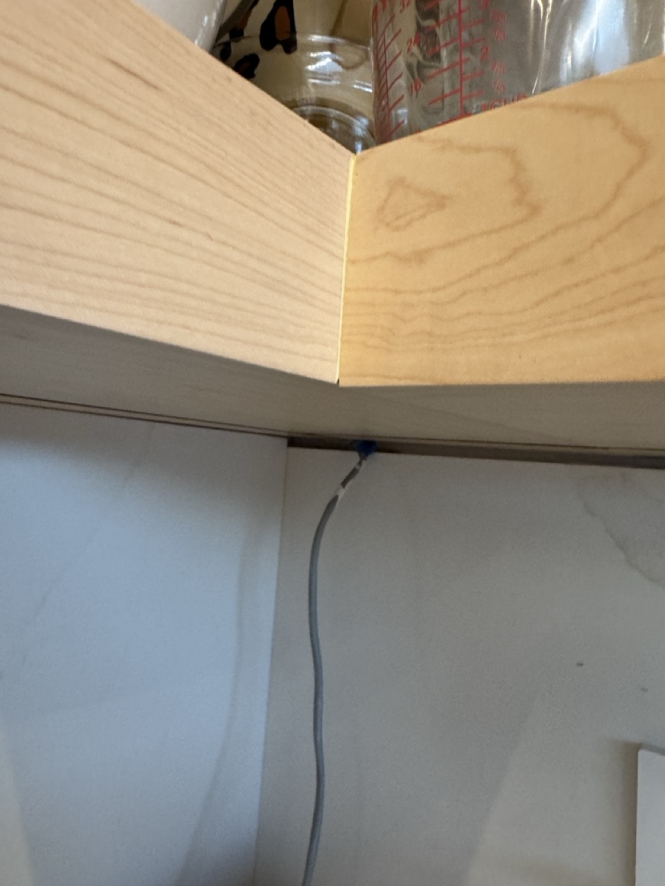 Cabinet 20