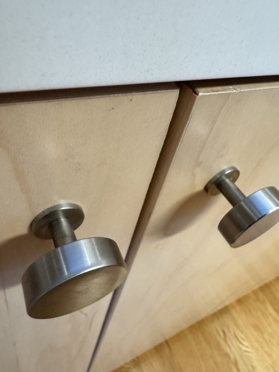 Cabinet 27